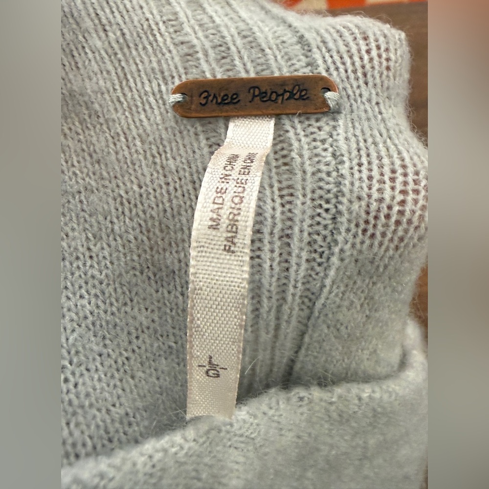 Free People Wool Blend Relaxed Grey Raglan Sweater - Picture 7 of 13